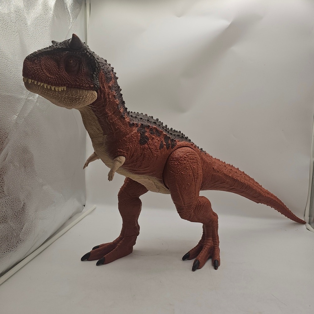 Jurassic World Camp Cretaceous Colossal Carnotaurus (Toro) 39"